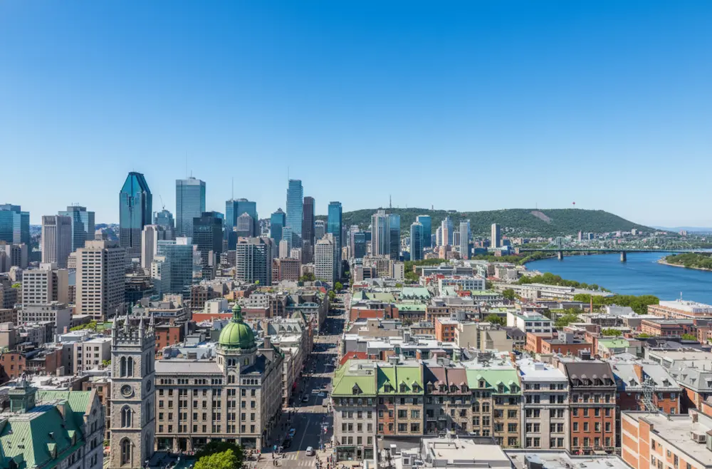 Illustrative urban panorama of Montreal symbolizing the urban delivery expertise planned by MobilCube.